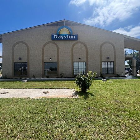 Days Inn & Suites By Wyndham - Canton First Monday Trade Days Εξωτερικό φωτογραφία