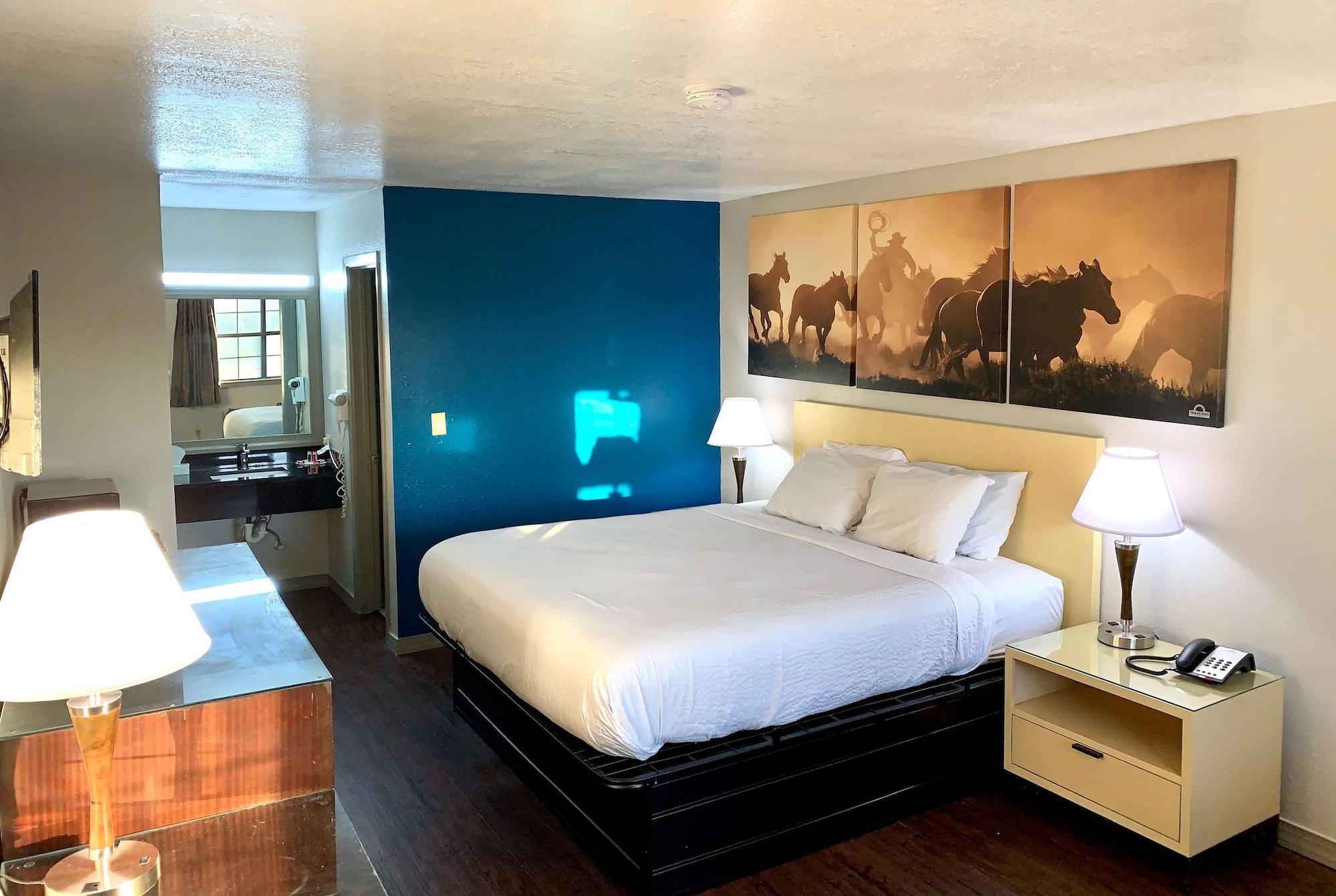 Days Inn & Suites By Wyndham - Canton First Monday Trade Days Εξωτερικό φωτογραφία