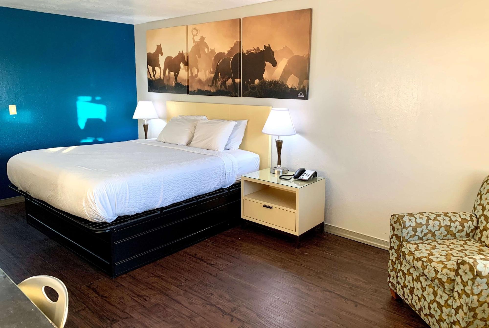 Days Inn & Suites By Wyndham - Canton First Monday Trade Days Εξωτερικό φωτογραφία