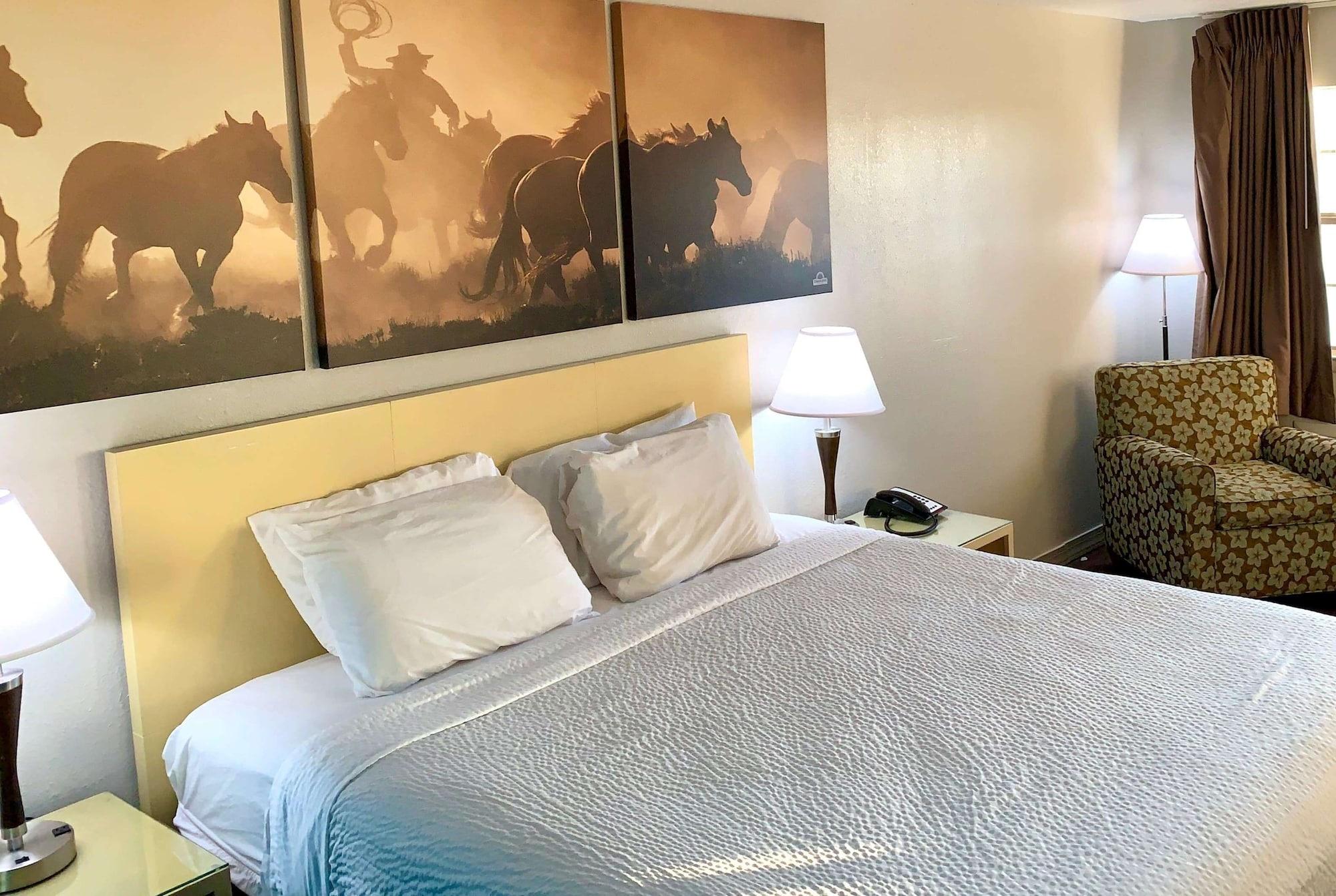Days Inn & Suites By Wyndham - Canton First Monday Trade Days Εξωτερικό φωτογραφία
