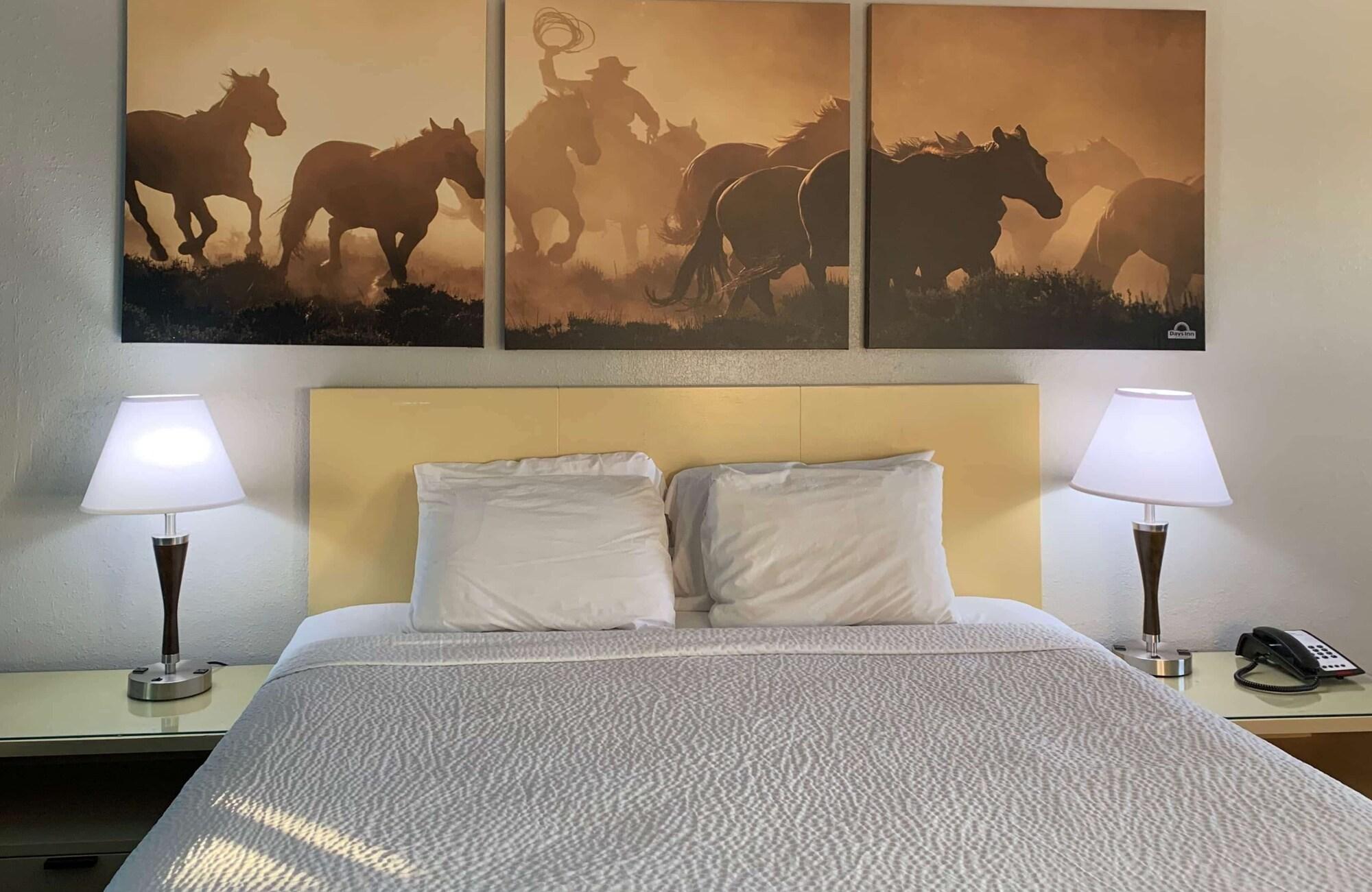Days Inn & Suites By Wyndham - Canton First Monday Trade Days Εξωτερικό φωτογραφία
