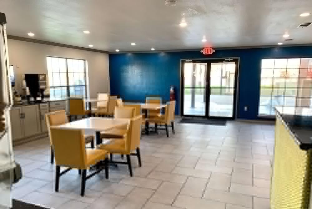 Days Inn & Suites By Wyndham - Canton First Monday Trade Days Εξωτερικό φωτογραφία