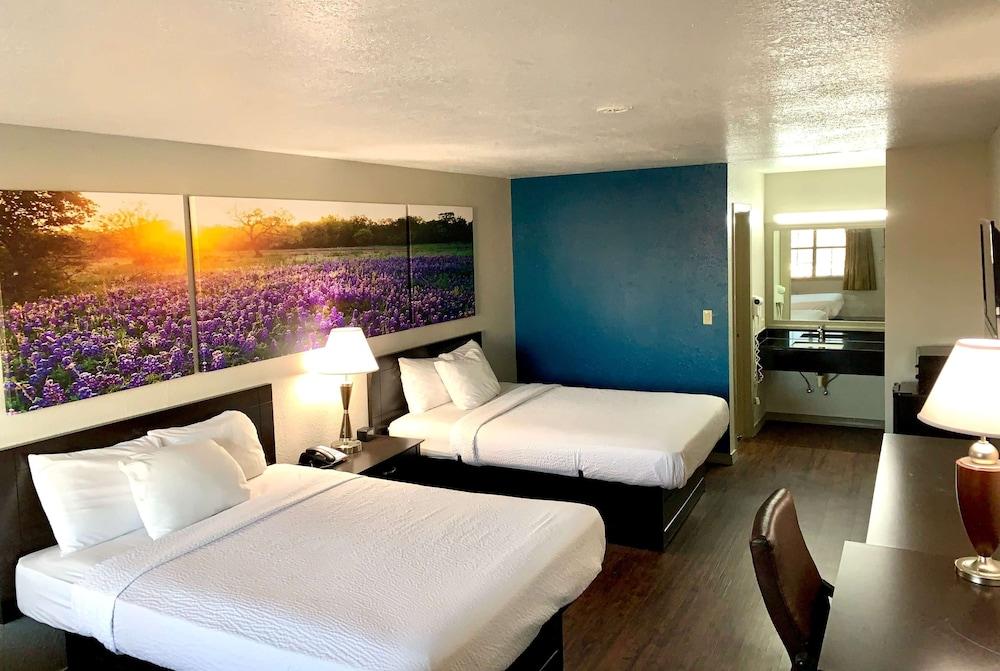 Days Inn & Suites By Wyndham - Canton First Monday Trade Days Εξωτερικό φωτογραφία