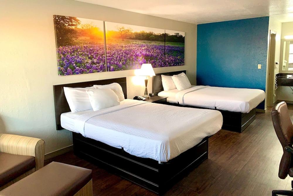 Days Inn & Suites By Wyndham - Canton First Monday Trade Days Εξωτερικό φωτογραφία