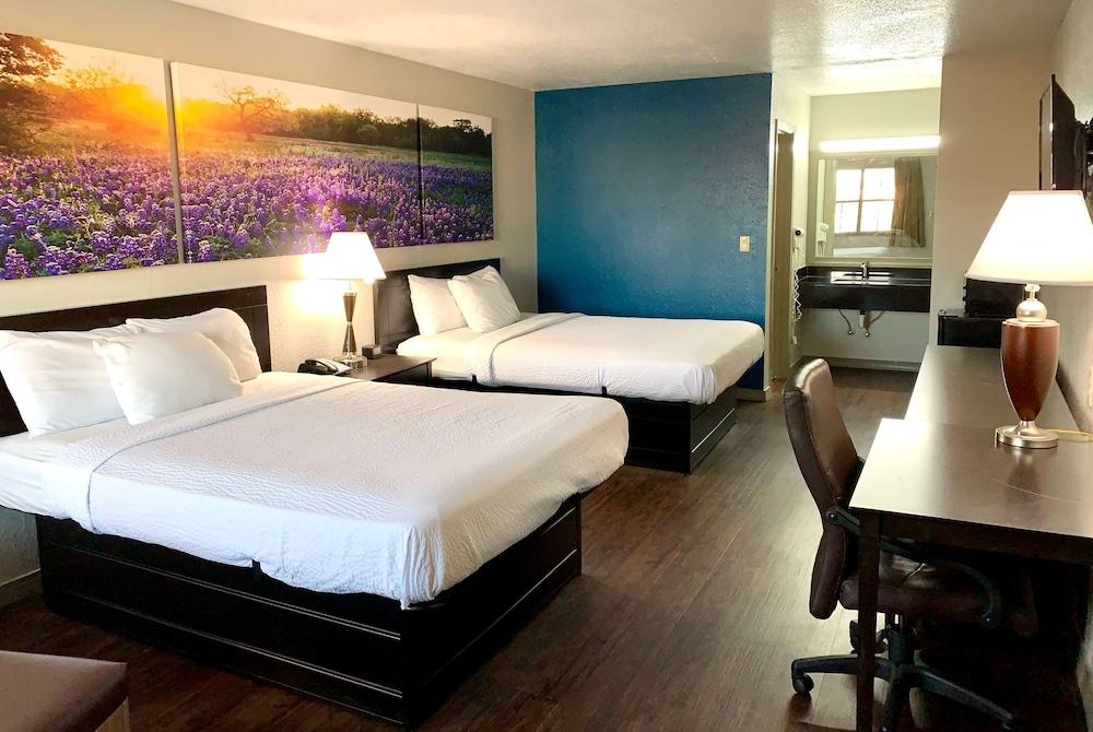 Days Inn & Suites By Wyndham - Canton First Monday Trade Days Εξωτερικό φωτογραφία