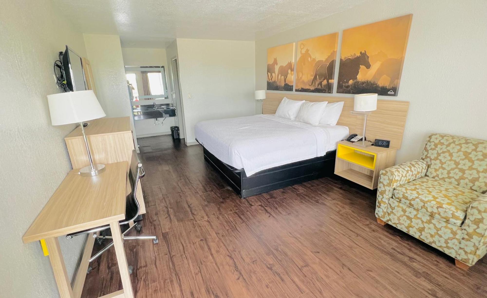 Days Inn & Suites By Wyndham - Canton First Monday Trade Days Εξωτερικό φωτογραφία